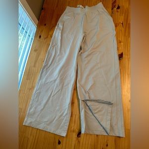Lululemon Women’s wide leg high rise pant with split hem size 8